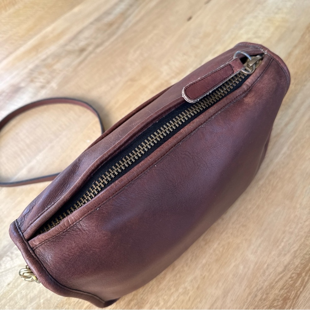 Vintage COACH 70s 80s Carnival Crossbody Brown Leather Small/Med Bag - Picture 5 of 16